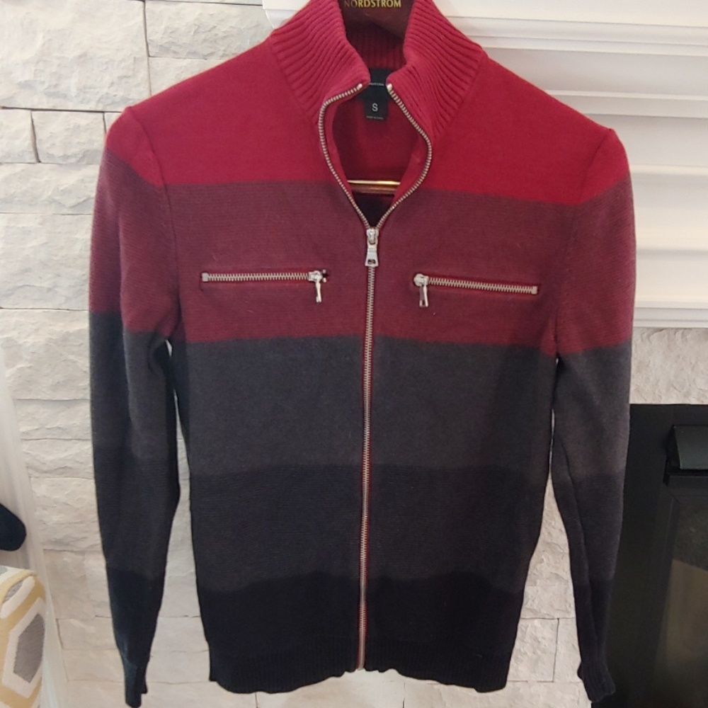 Light zip up sweater